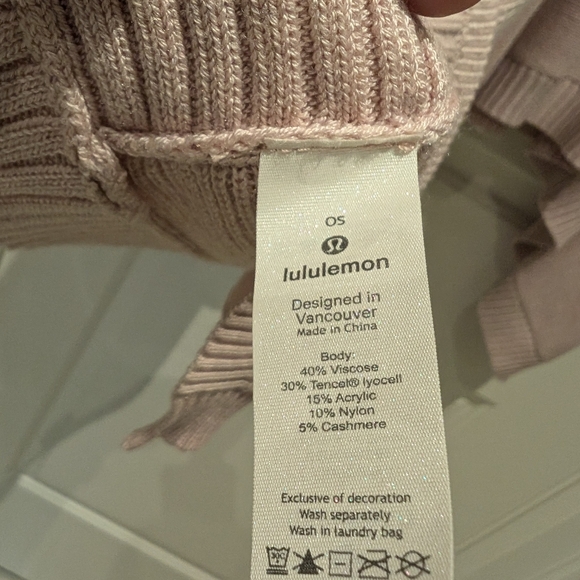 Lululemon poncho - Picture 3 of 4